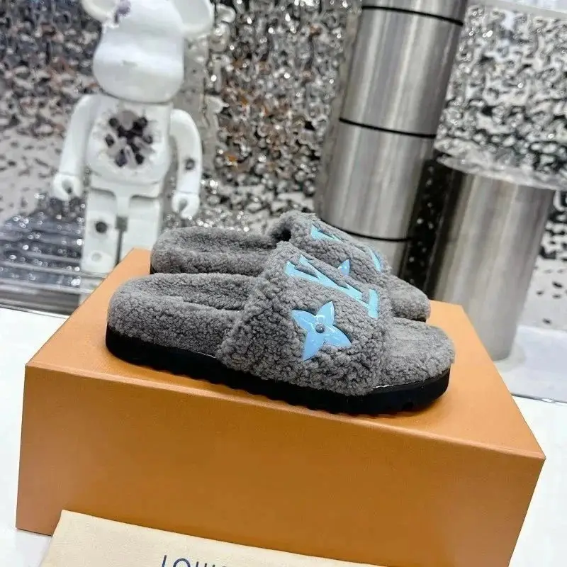 Louis Vuitton Slides 3